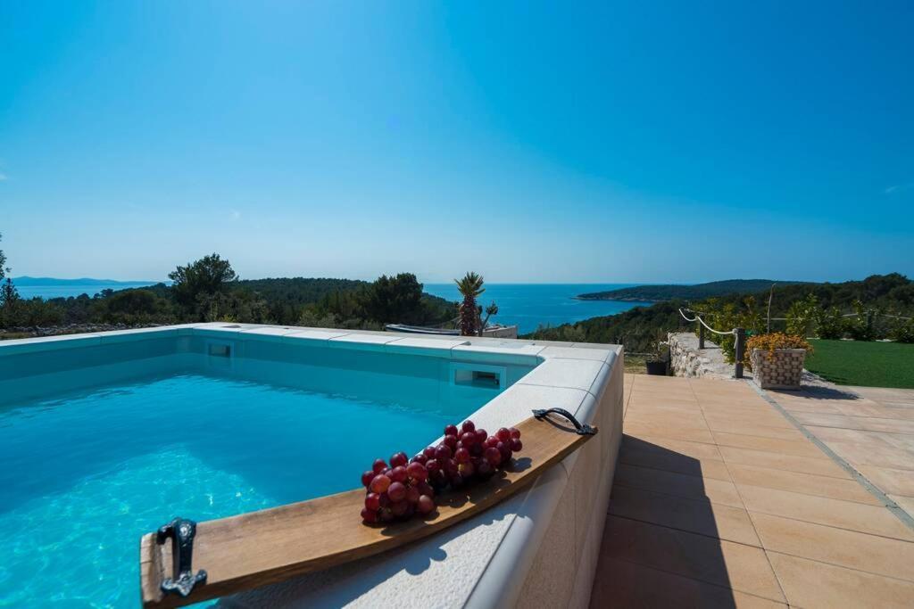 Isolated Paradise Adio Mare Milna  Exterior photo