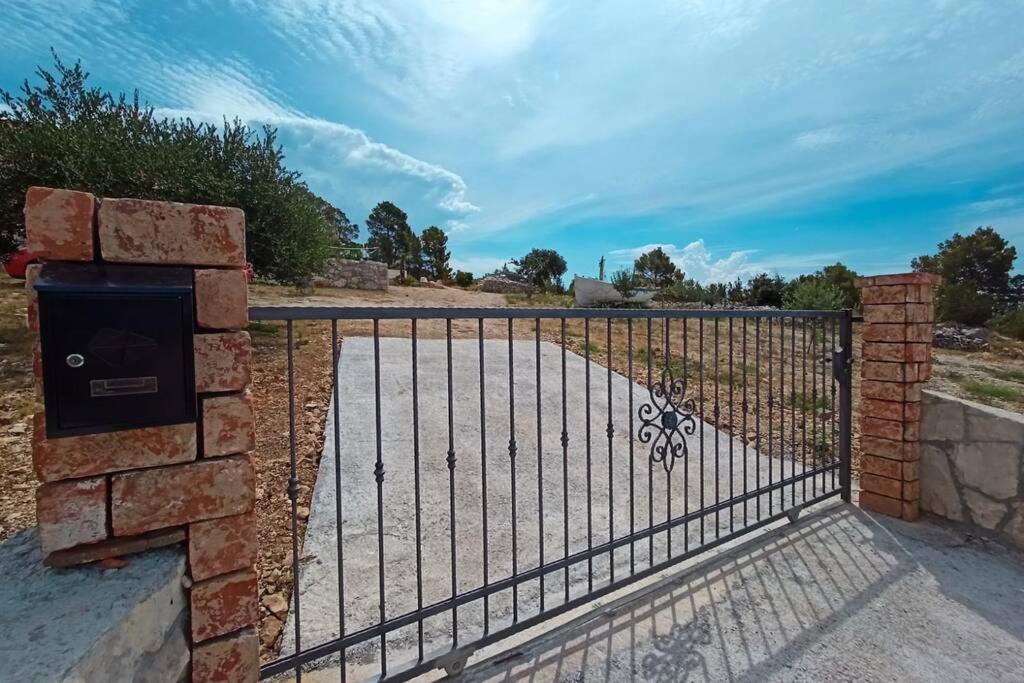 Isolated Paradise Adio Mare Milna  Exterior photo