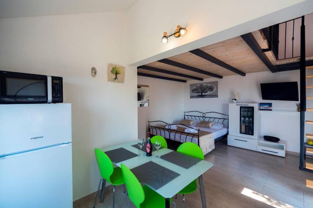Isolated Paradise Adio Mare Milna  Exterior photo